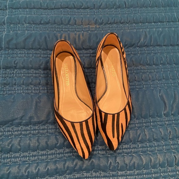 Beautiful cowhide and comfortable flats! - Picture 3 of 3